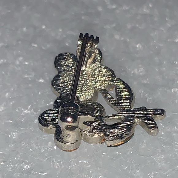 Beautiful & Dainty Rhinestone Floral Brooch Pin - Picture 16 of 16